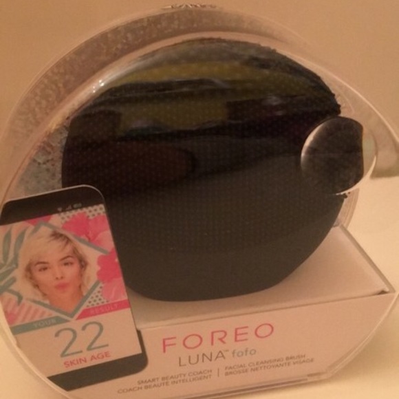 Luna FOREO facial cleanser - Picture 2 of 2